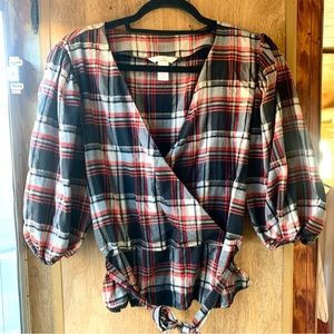 👉H & M Black & Red Checker Puffy Sleeves Blouse